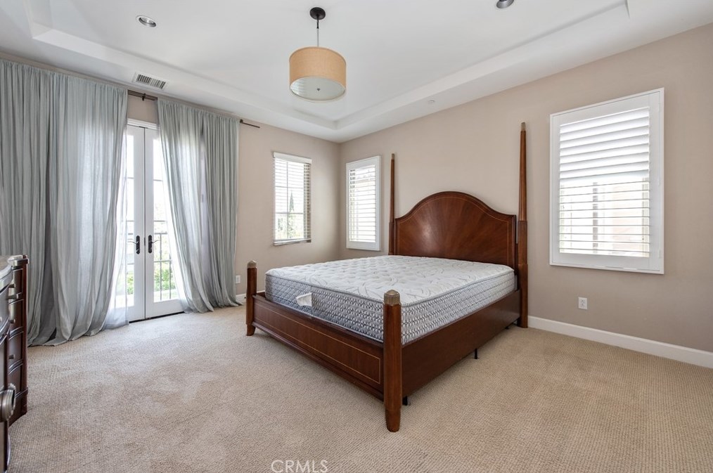 61 Thornapple, Irvine CA  92620-3337 exterior