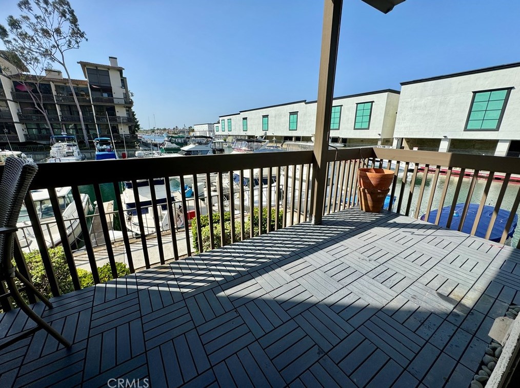 7137 Marina Pacifica Dr, Long Beach CA  90803-7008 exterior