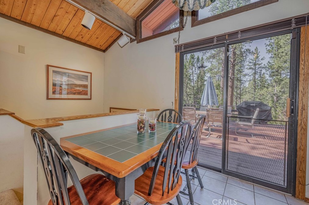 913 Mtn Ln, Big Bear City CA  92314-9110 exterior