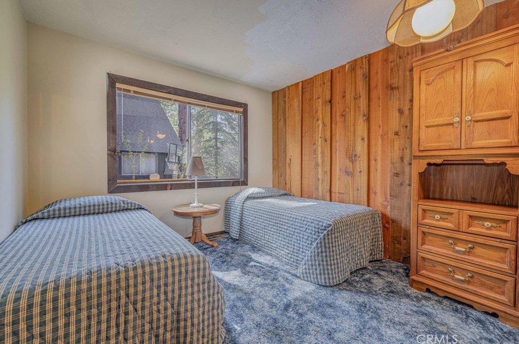 913 Mtn Ln, Big Bear City CA  92314-9110 exterior