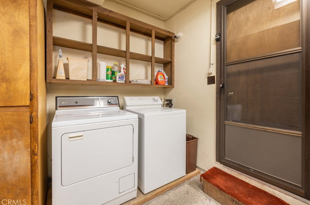 913 Mtn Ln, Big Bear City CA  92314-9110 exterior