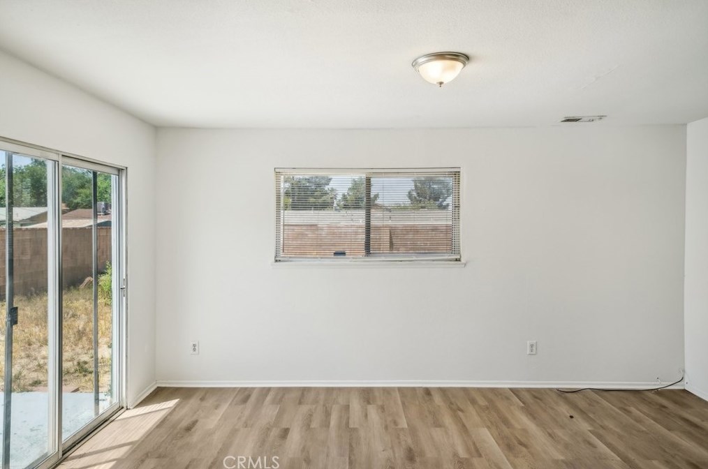 37253 Mahonia Ave, Palmdale CA  93552-4540 exterior