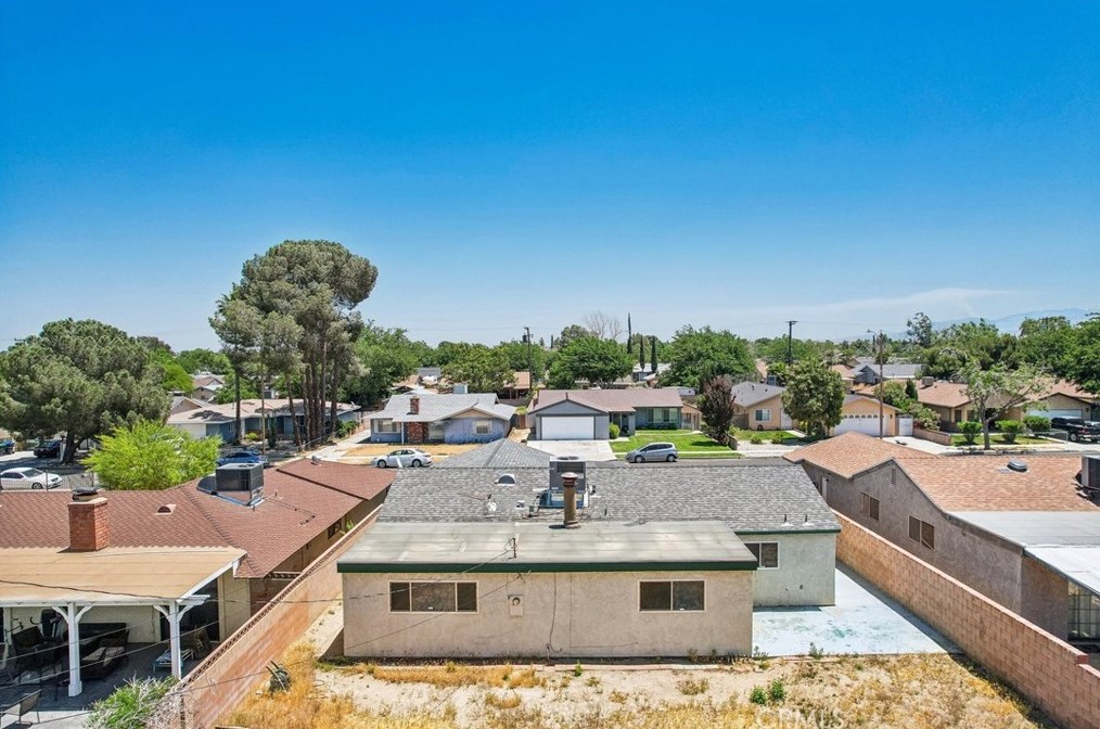 37253 Mahonia Ave, Palmdale CA  93552-4540 exterior