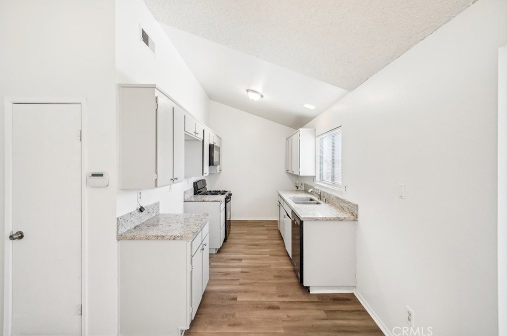 37253 Mahonia Ave, Palmdale CA  93552-4540 exterior