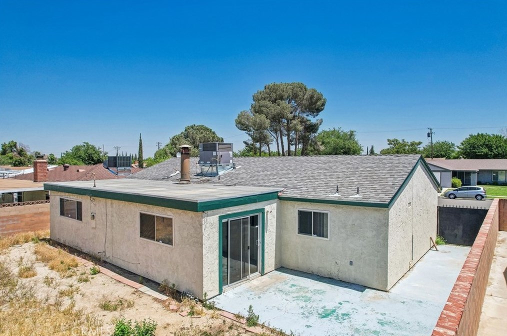37253 Mahonia Ave, Palmdale CA  93552-4540 exterior
