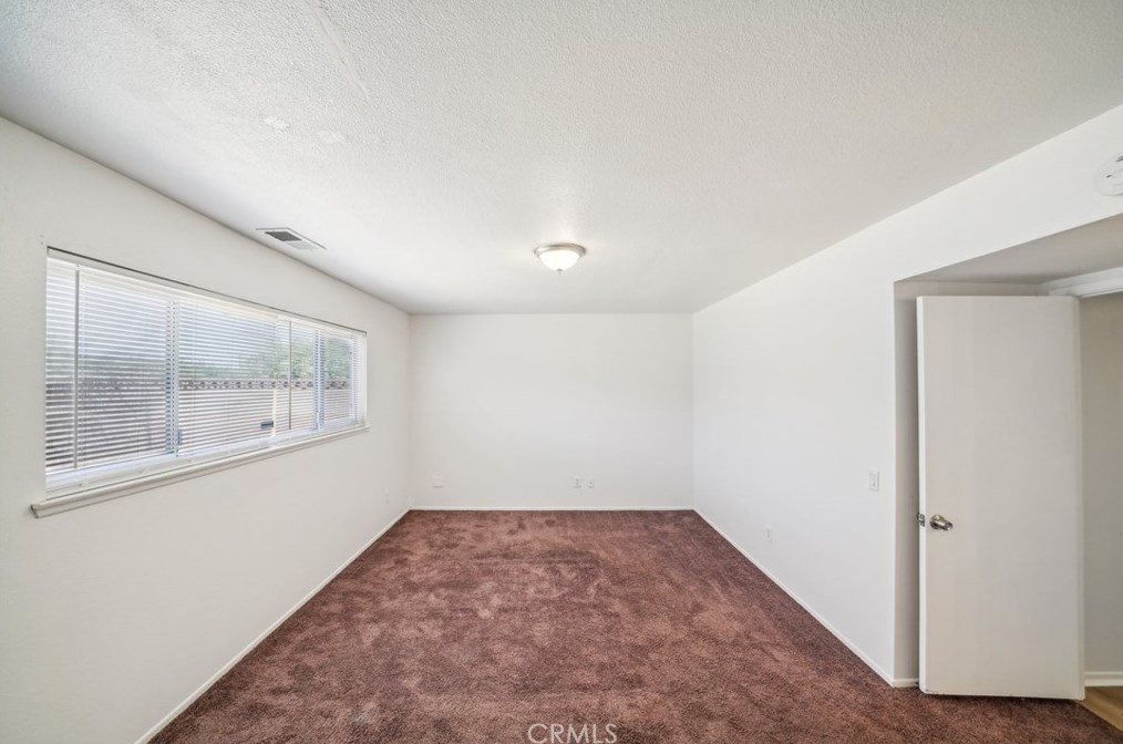 37253 Mahonia Ave, Palmdale CA  93552-4540 exterior