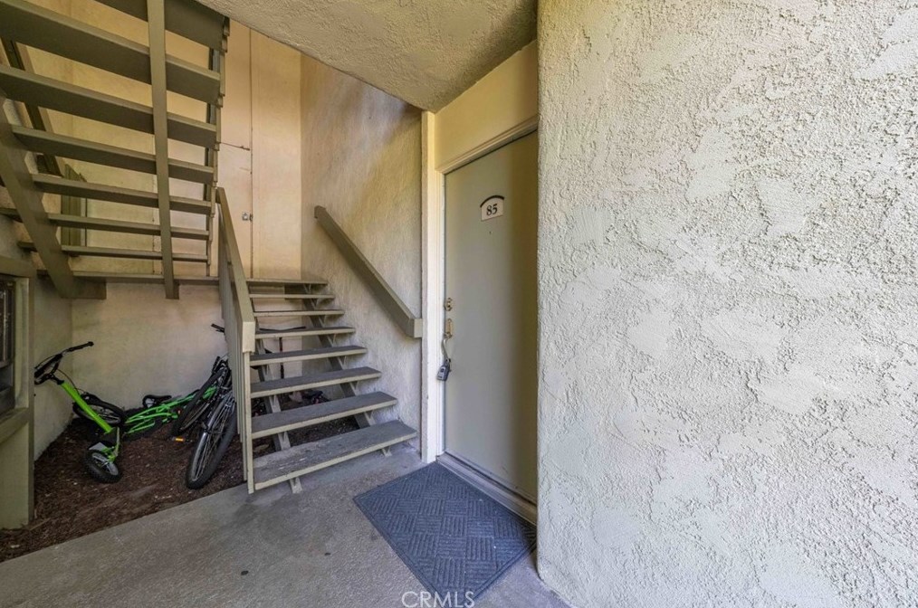 16040 Leffingwell Rd, Whittier CA  90603-3100 exterior