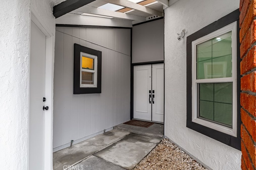 2112 Wellington Ave, Santa Ana CA  92701-3183 exterior