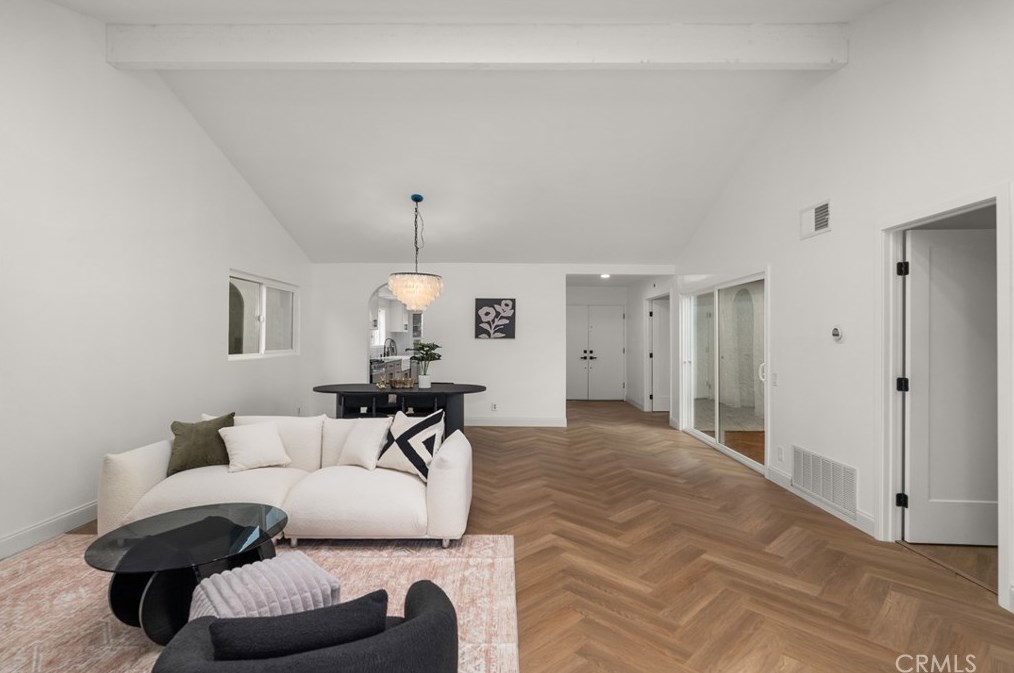 2112 Wellington Ave, Santa Ana CA  92701-3183 exterior