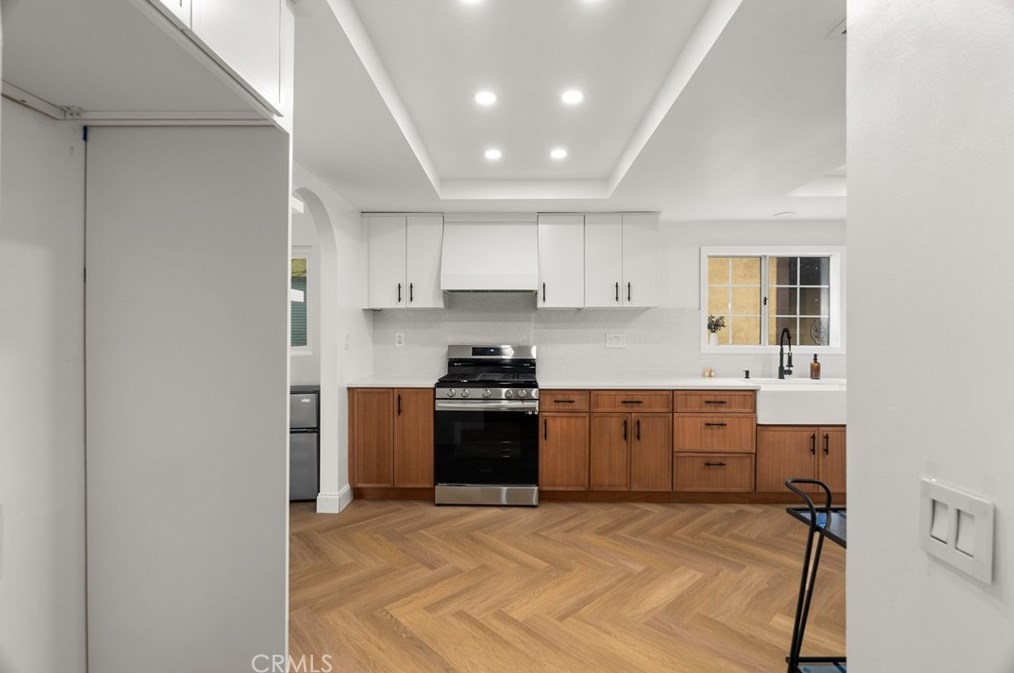 2112 Wellington Ave, Santa Ana CA  92701-3183 exterior