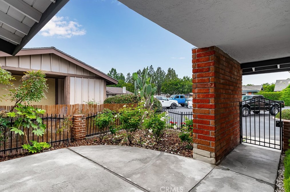 2112 Wellington Ave, Santa Ana CA  92701-3183 exterior