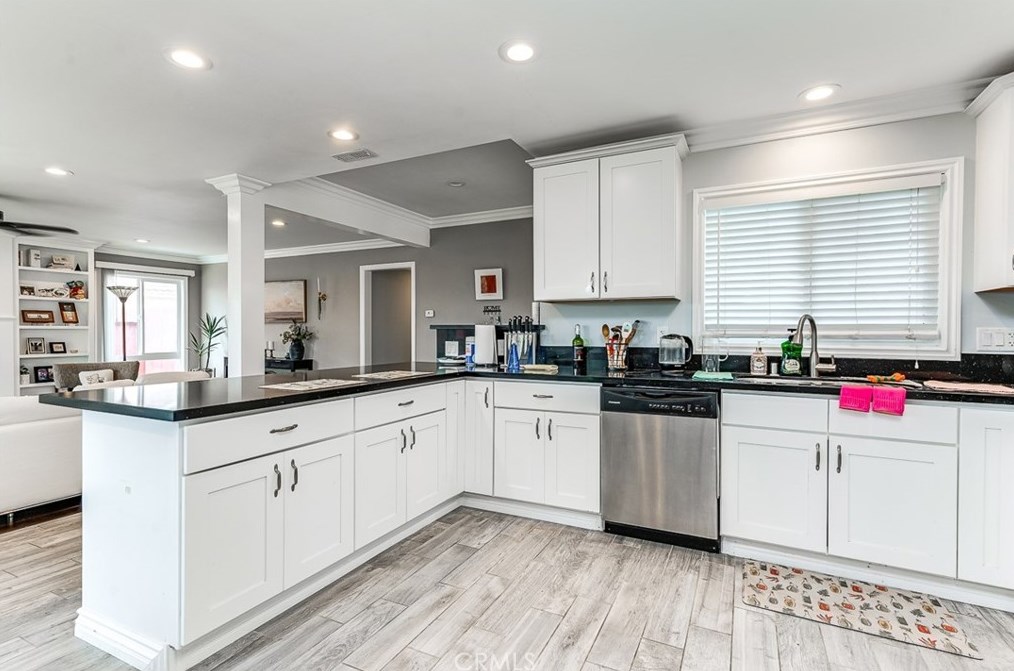 5412 Fox Hl Ave, Buena Park CA  90621-1507 exterior