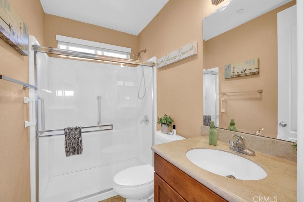 16517 Gala Ave, Fontana CA  92337-1525 exterior