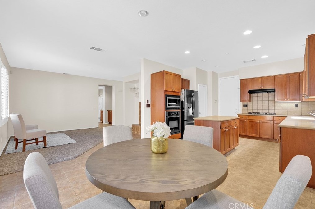 16517 Gala Ave, Fontana CA  92337-1525 exterior
