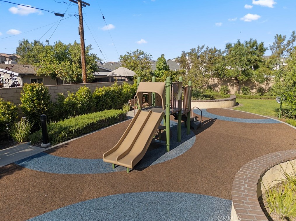 2651 Lincoln Ave, Anaheim CA  92801-6399 exterior