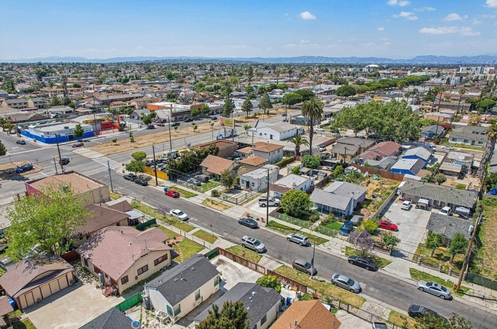 849 94th St, Los Angeles CA  90044-4701 exterior