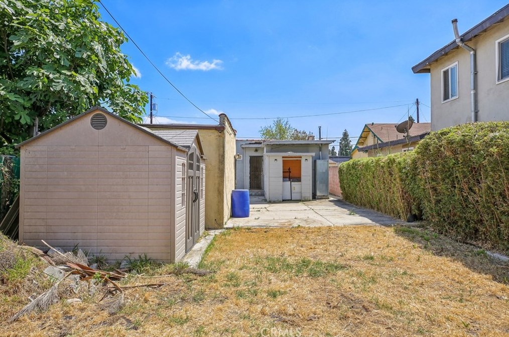 849 94th St, Los Angeles CA  90044-4701 exterior