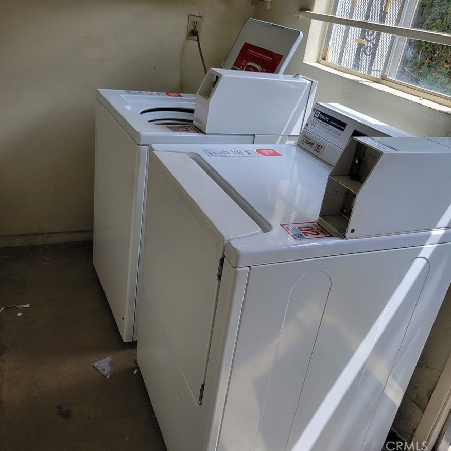 2449 5th St, Long Beach CA  90802-1607 exterior