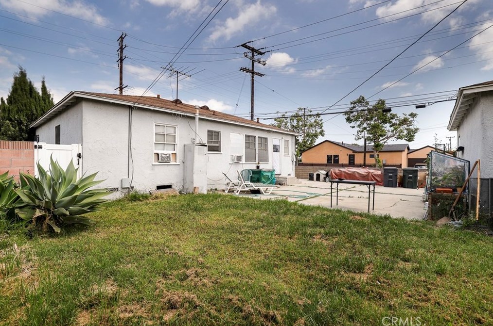 4703 Lakewood Blvd, Lakewood CA  90712-3513 exterior