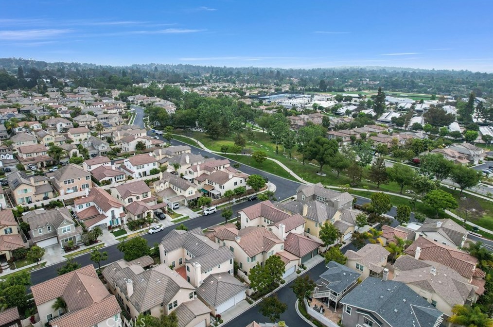 2016 Ward St, Fullerton CA  92833-5085 exterior