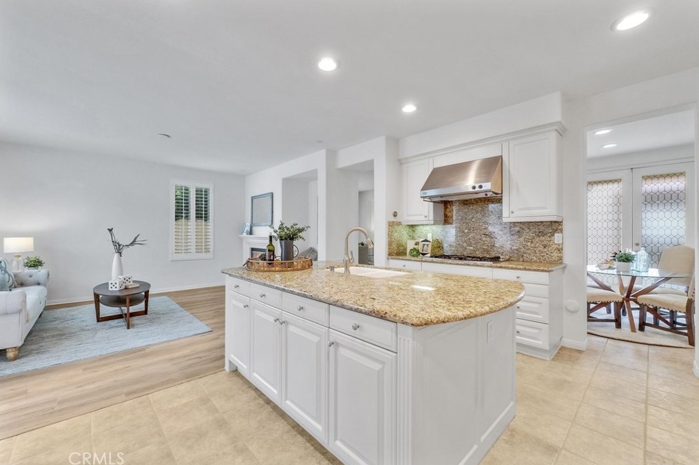 2016 Ward St, Fullerton CA  92833-5085 exterior