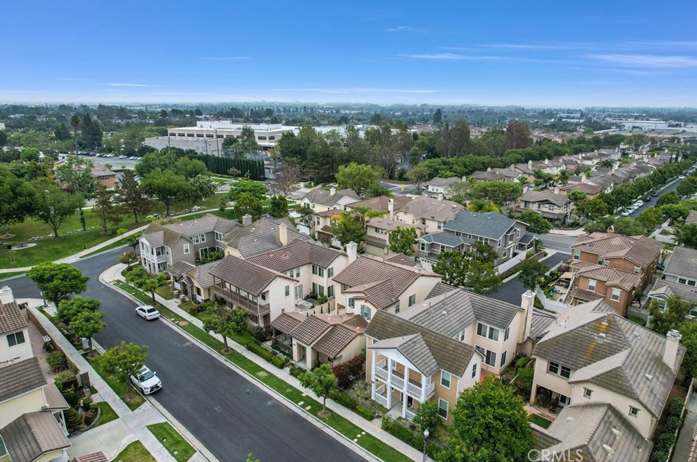 2016 Ward St, Fullerton CA  92833-5085 exterior