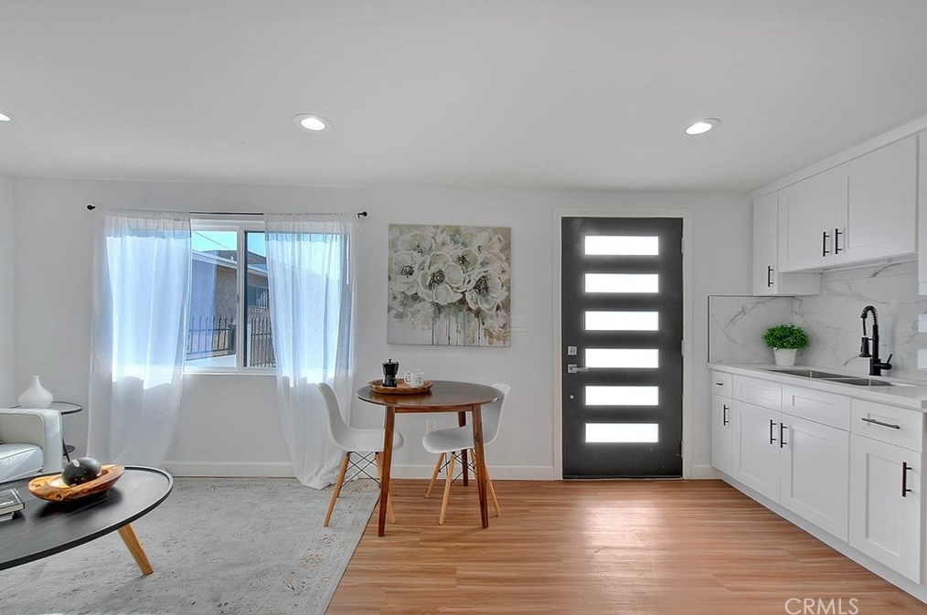 9236 Hobart Blvd, Los Angeles CA  90047-3820 exterior