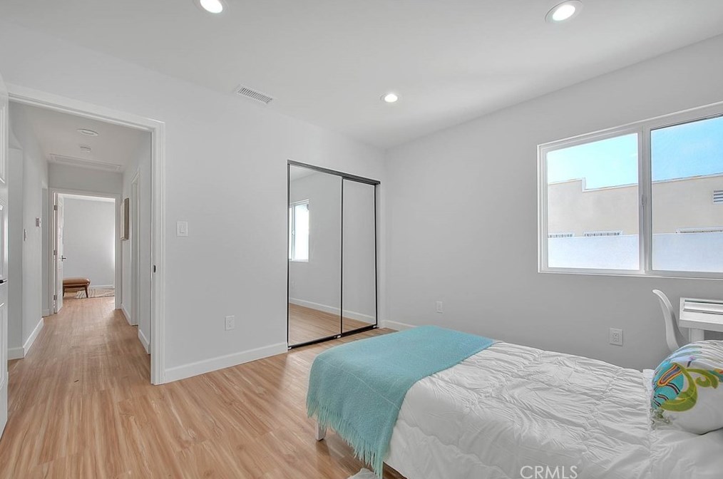 9236 Hobart Blvd, Los Angeles CA  90047-3820 exterior