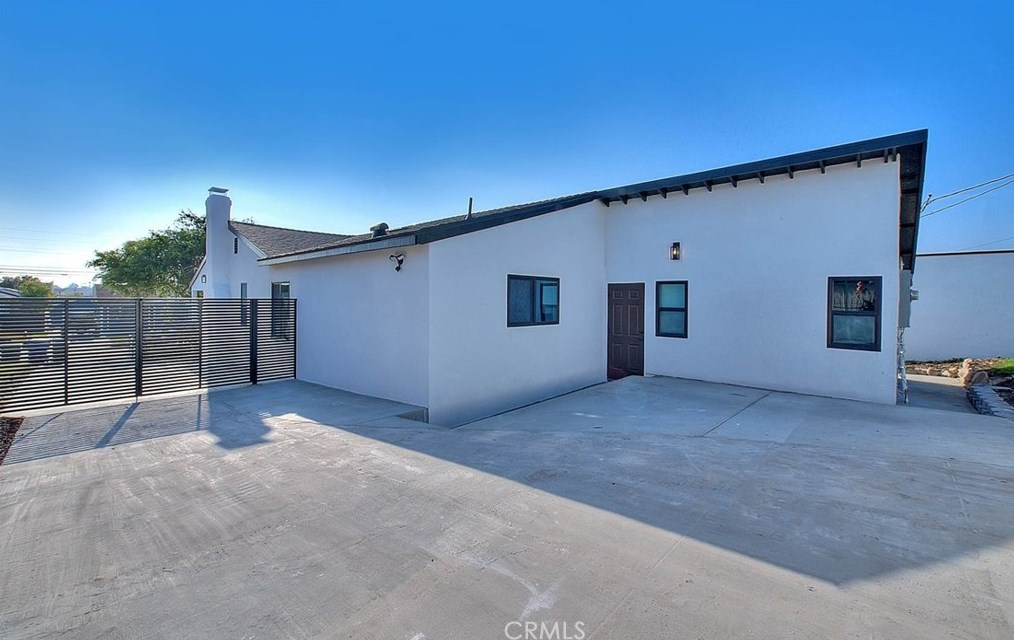 9236 Hobart Blvd, Los Angeles CA  90047-3820 exterior