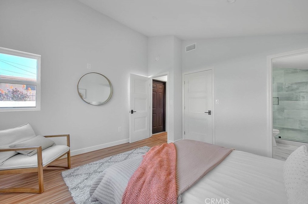 9236 Hobart Blvd, Los Angeles CA  90047-3820 exterior