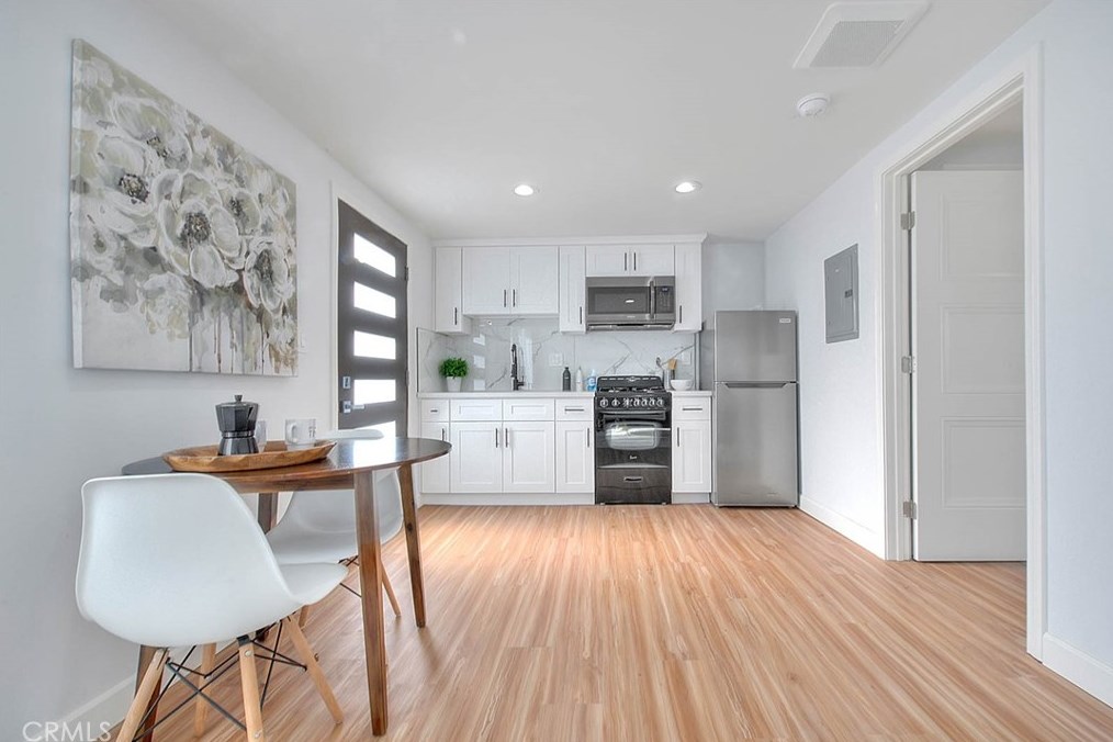 9236 Hobart Blvd, Los Angeles CA  90047-3820 exterior