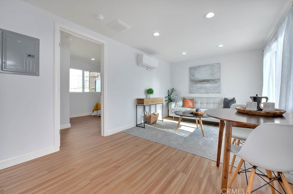 9236 Hobart Blvd, Los Angeles CA  90047-3820 exterior