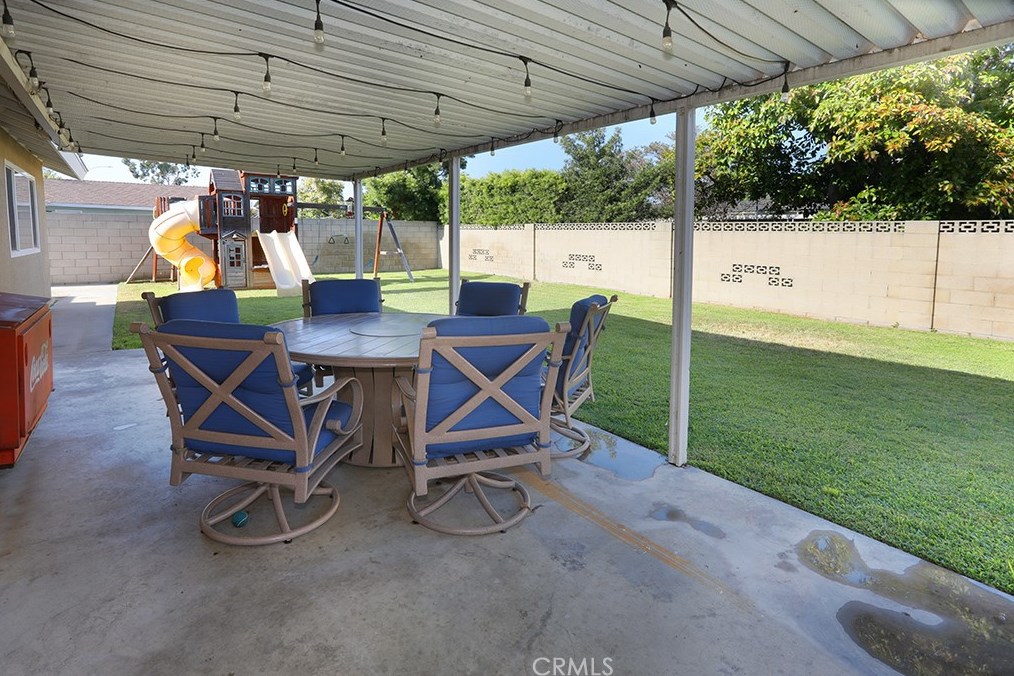 106 Barbara St, Anaheim CA  92806-3825 exterior