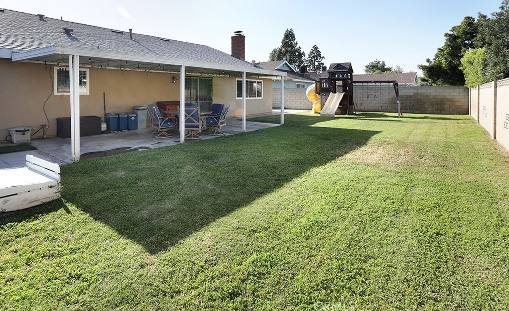 106 Barbara St, Anaheim CA  92806-3825 exterior