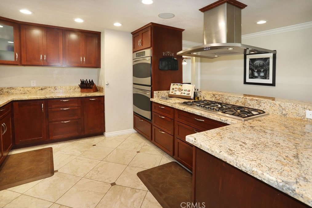 106 Barbara St, Anaheim CA  92806-3825 exterior