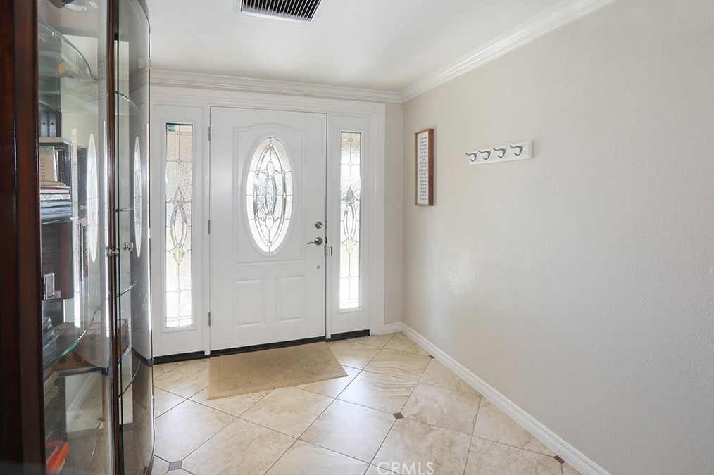 106 Barbara St, Anaheim CA  92806-3824 exterior