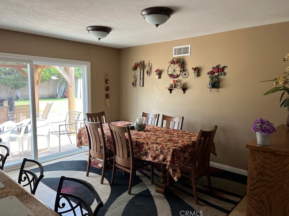 2769 Lizbeth Ave, Anaheim CA  92806-4818 exterior