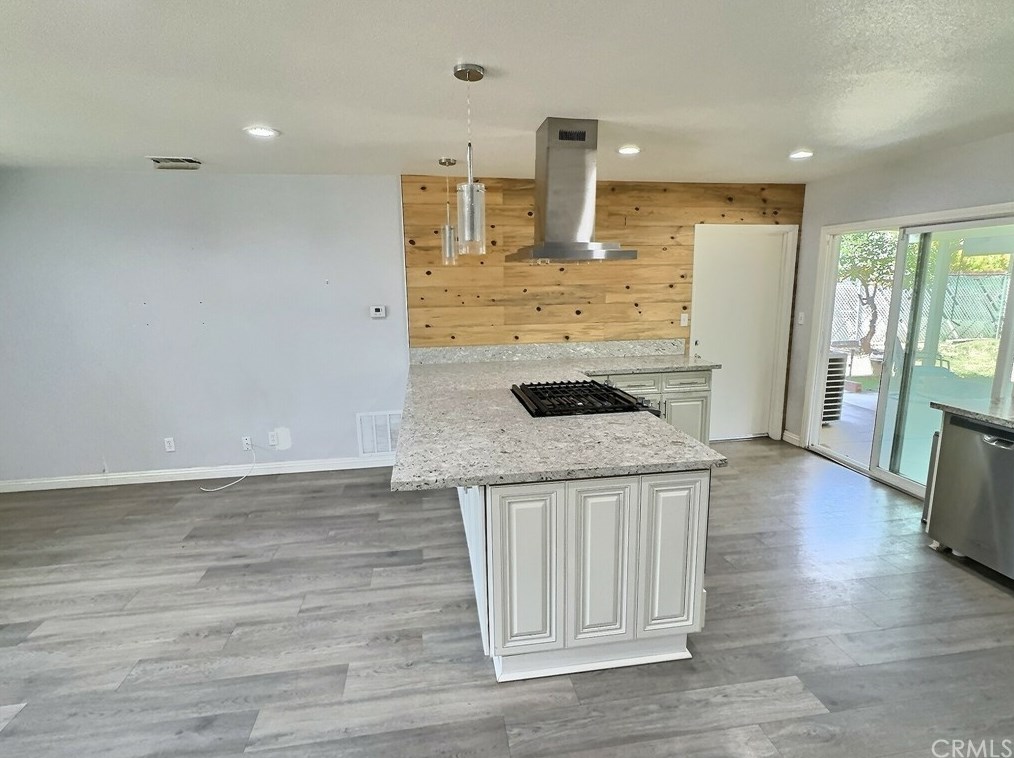 2407 Armstrong Rd, Riverside CA 92509-1446 exterior