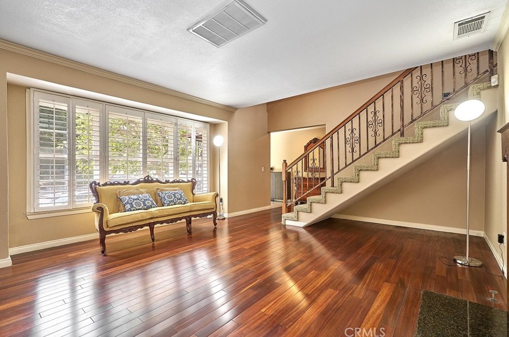 3564 Amesbury Rd, Los Angeles CA  90027-1302 exterior