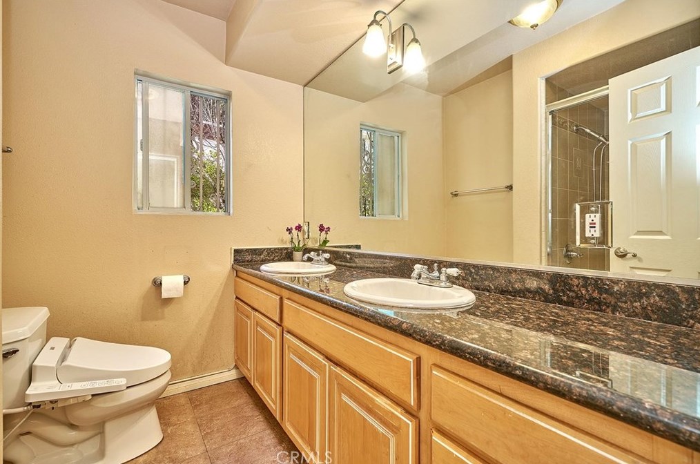 3564 Amesbury Rd, Los Angeles CA  90027-1302 exterior