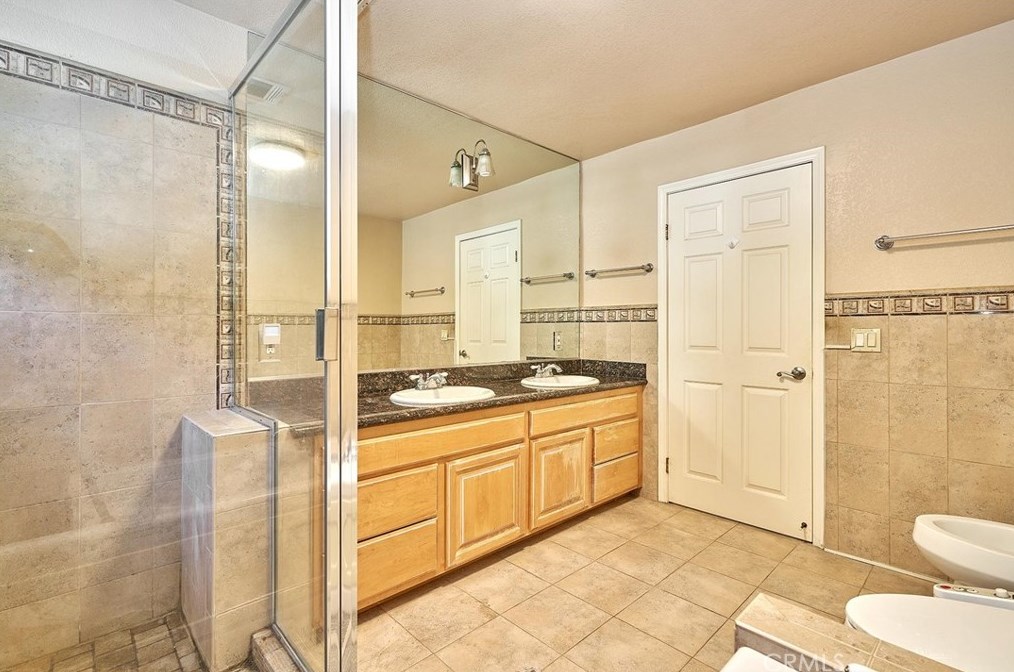 3564 Amesbury Rd, Los Angeles CA  90027-1302 exterior