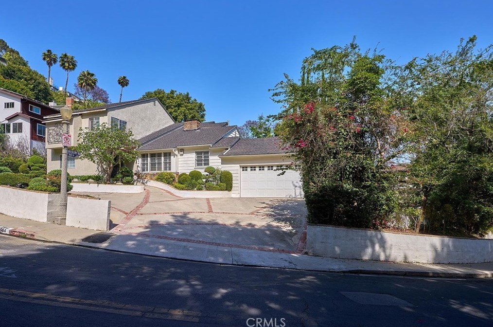 3564 Amesbury Rd, Los Angeles CA  90027-1302 exterior
