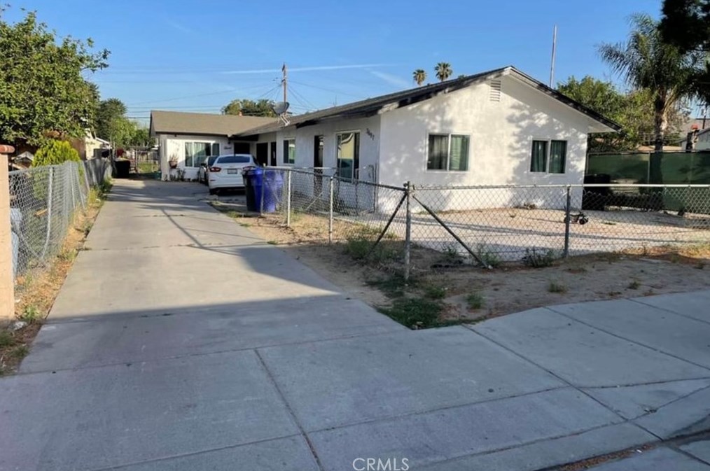 3695 Arora St, Riverside CA  92509-4521 exterior
