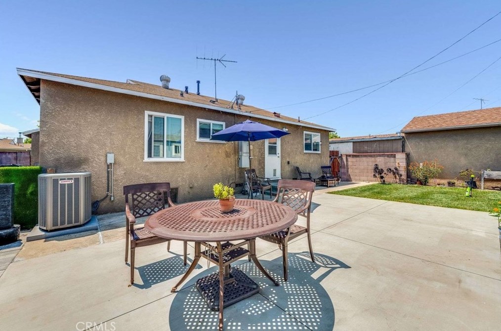 4624 Pixie Ave, Lakewood CA  90712-3620 exterior