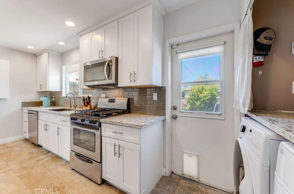 4624 Pixie Ave, Lakewood CA  90712-3620 exterior