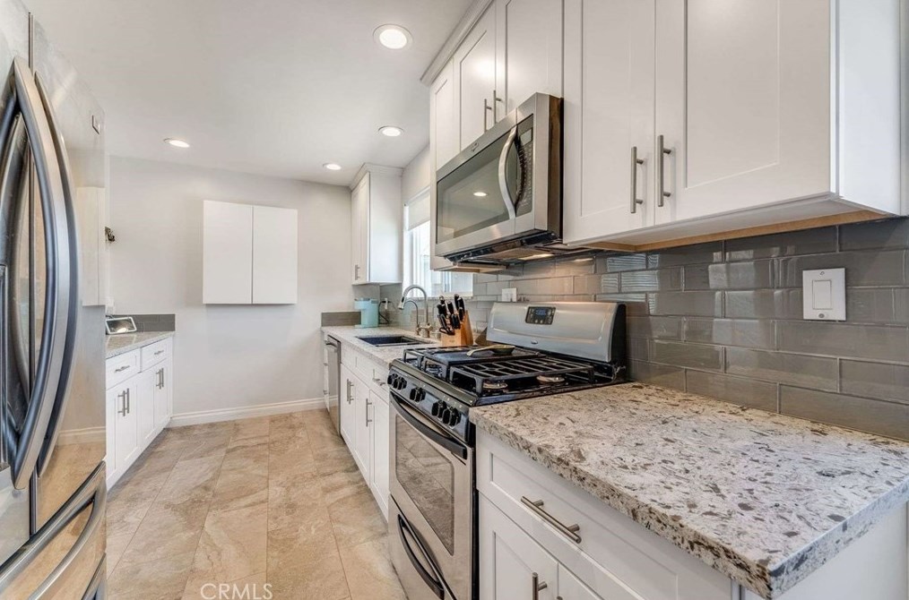 4624 Pixie Ave, Lakewood CA  90712-3620 exterior