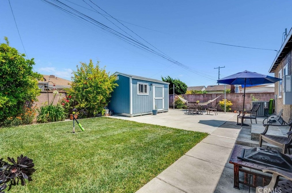 4624 Pixie Ave, Lakewood CA  90712-3620 exterior
