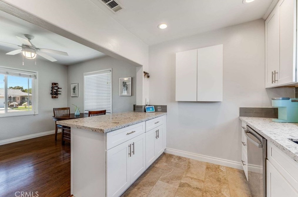 4624 Pixie Ave, Lakewood CA  90712-3620 exterior