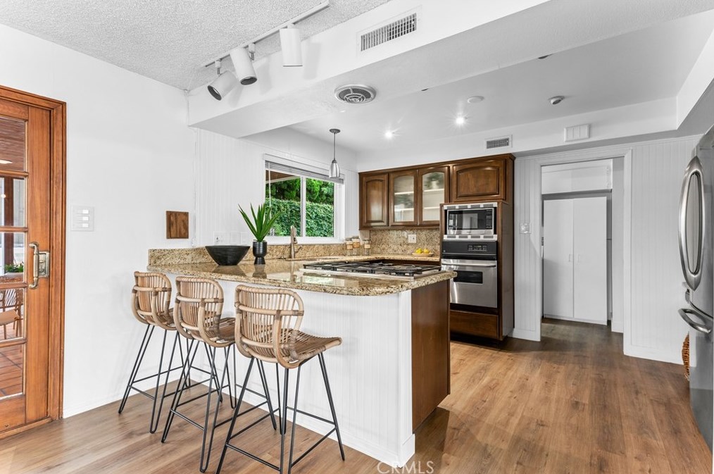 2967 Mindanao Dr, Costa Mesa CA  92626-3614 exterior