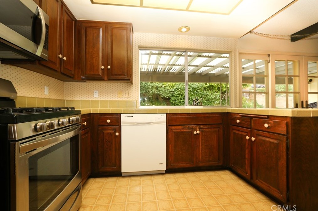 19715 Mildred Ave, Torrance CA 90503-1127 exterior